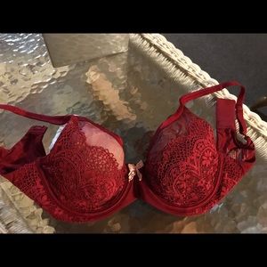 VICTORIAS SECRET 🧑‍🎄🧑‍🎄🧑‍🎄🧑‍🎄❤️Preowned Victoria’s Secret bra